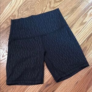 Lululemon Black Patterned Women's Bike Shorts